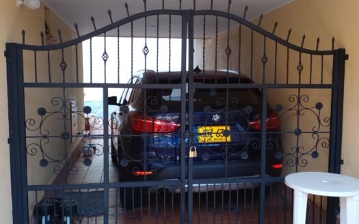 Se vende linda casa en Jardines del Campestre