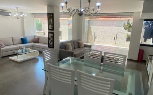 Se vende linda casa en Jardines del Campestre