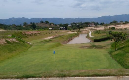 Espectacular lote en condominio Valle de España