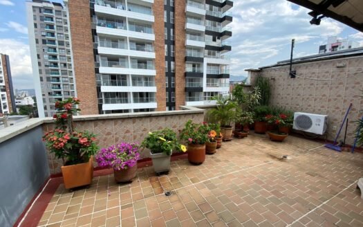 MARAVILLOSO PENT HOUSE EN MEJORAS PUBLICAS