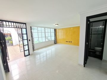 Muy bien ubicada y linda casa en el Prado