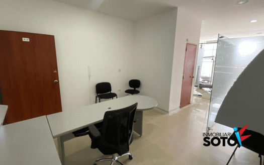 CONSULTORIO EN ARRIENDO UBICADO POR LA PARALELA DEL BOSQUE CAÑAVERAL